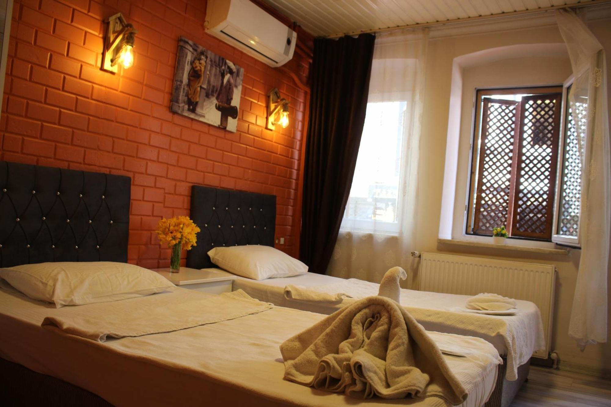 Taksim Bricktown Suite Истанбул Екстериор снимка