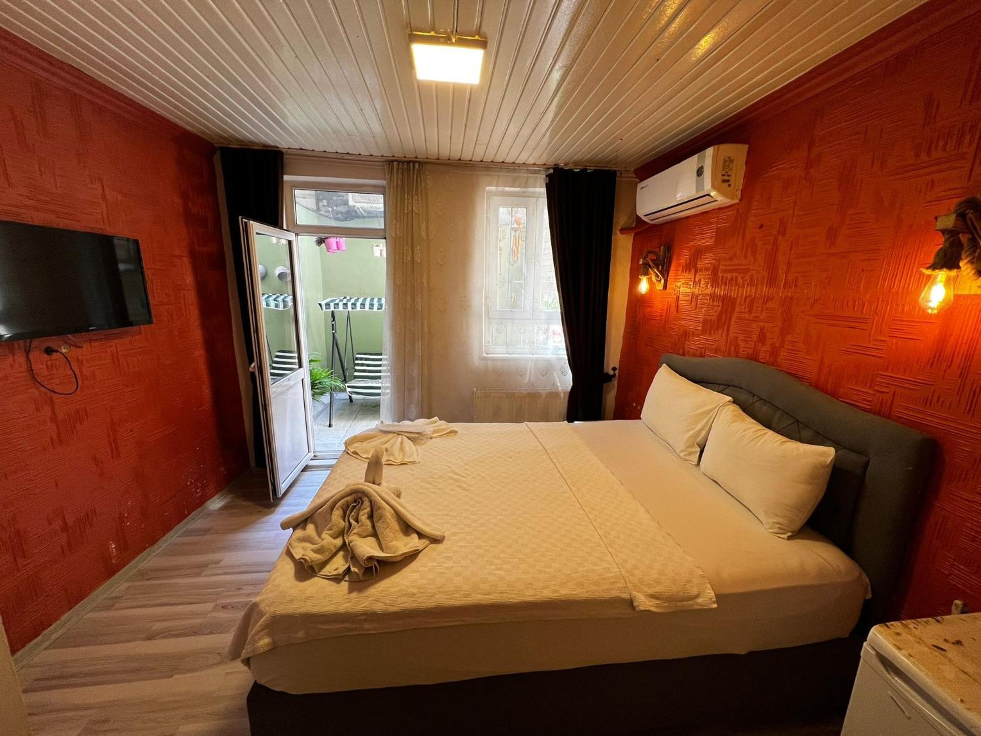 Taksim Bricktown Suite Истанбул Екстериор снимка