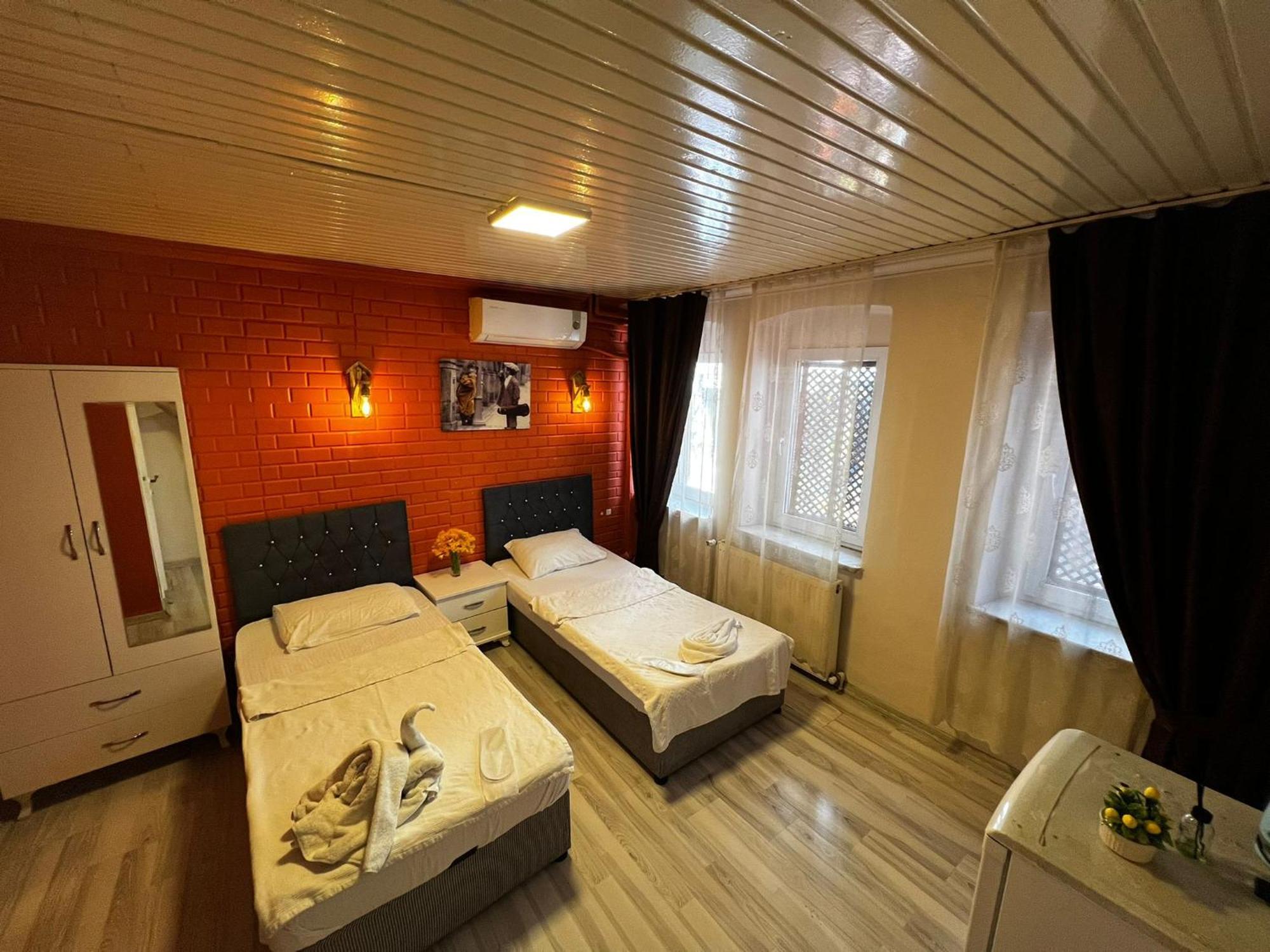 Taksim Bricktown Suite Истанбул Екстериор снимка